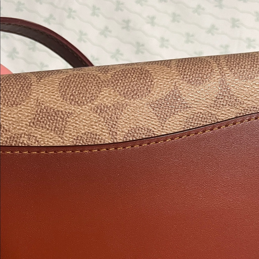 Coach Hutton Brown and Tan shoulder bag - Picture 9 of 16